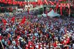Resim Zonguldak’ta “Demokrasi ve Şehitler” Mitingi Düzenlendi